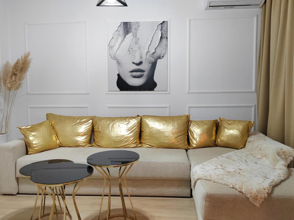 City Sqare Apartment Verde Skopje Bagian luar foto