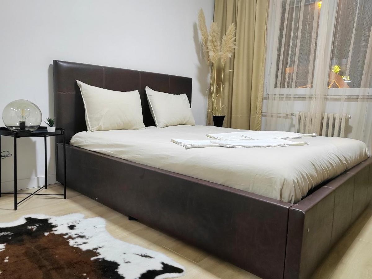 City Sqare Apartment Verde Skopje Bagian luar foto