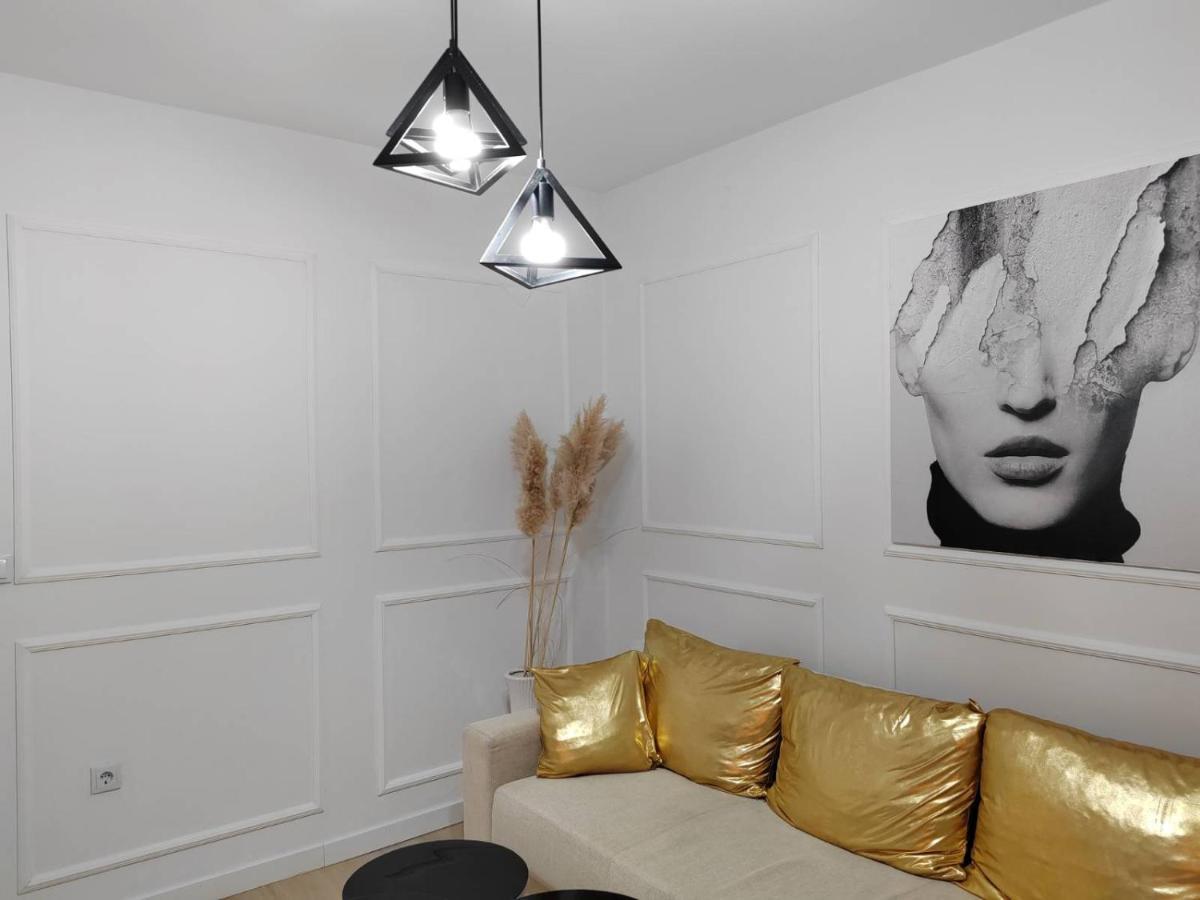 City Sqare Apartment Verde Skopje Bagian luar foto