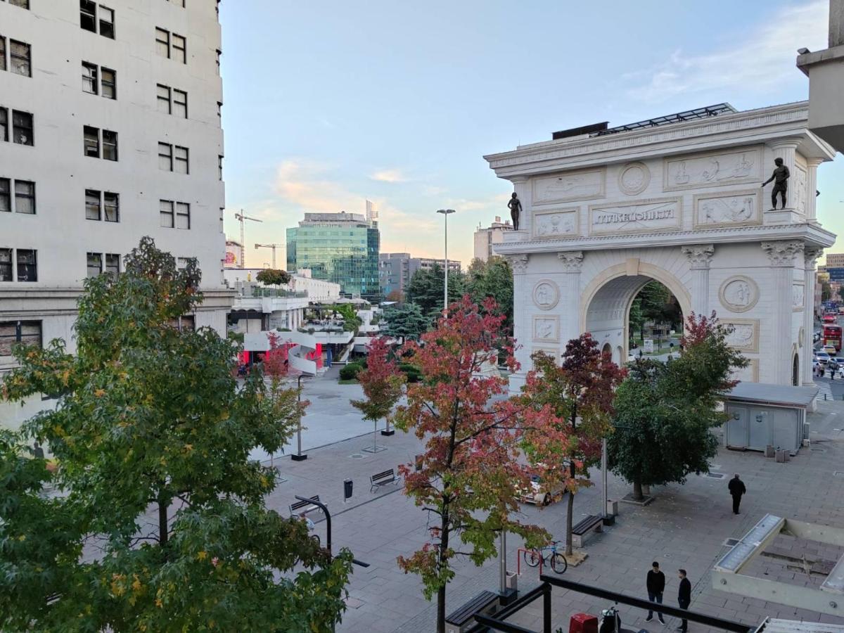City Sqare Apartment Verde Skopje Bagian luar foto